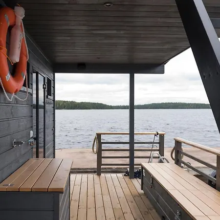 Botel Saunalautta Sisu *
