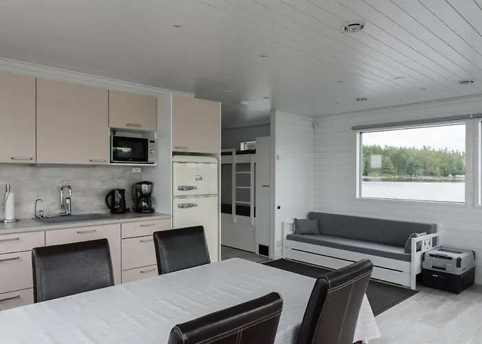 Saunalautta Sisu 船上ホテル *