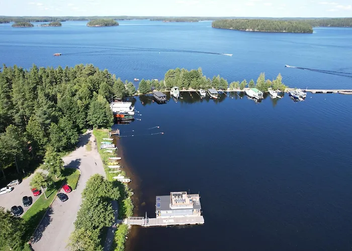 보트호텔 Saunalautta Sisu *